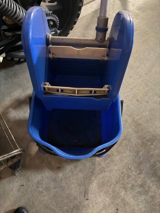 2 Cubos Industriales para Fregona 30€ cada uno