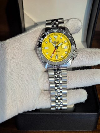 Reloj Seiko Mod GMT Automático Amarillo