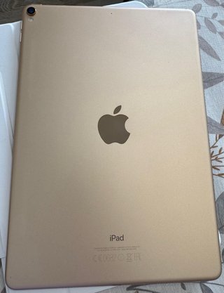 iPad Pro 10.5 256GB Oro + Teclado Logitech regalo