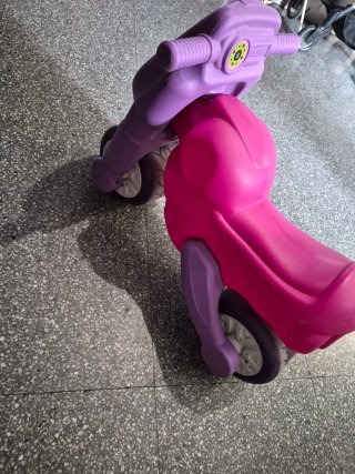 Moto correpasillos niña rosa y morado
