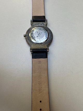 Reloj Louis Vuitton Negro y Plateado H2303M