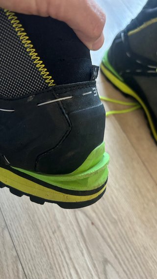 Botas de montaña Salewa crow negras y verdes