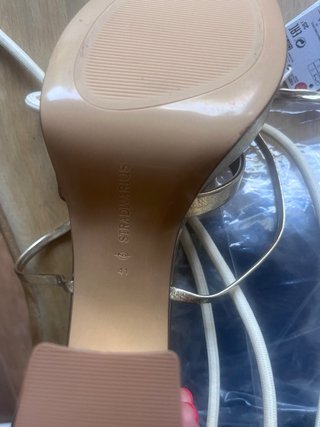 Sandalias Stradivarius doradas T41 nuevas