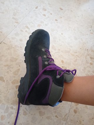 Botas de montaña Chiruca Gore-Tex negras y moradas