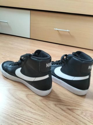 Zapatilla alta Nike Blazer negra T.37.5