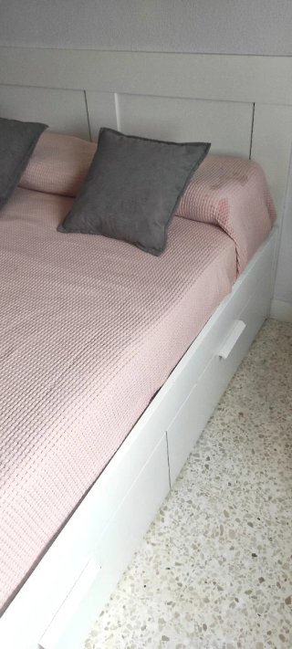 Estructura de cama Brimnes. Incluye Somier