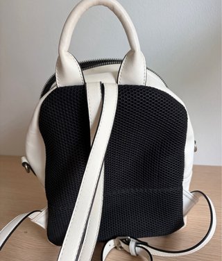 Mochila Parfois Negra y Blanca