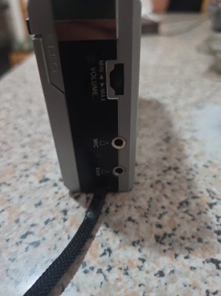 Grabadora y reproductor de casetes Sanyo Mini
