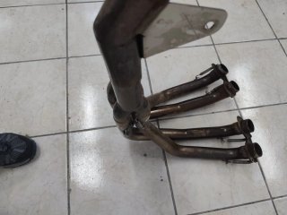 Escape Hornet Preto e Prata