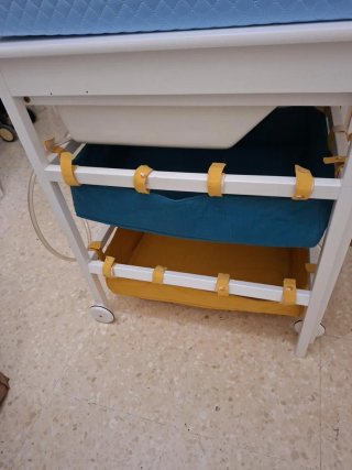 Mueble bañera y cambiador de bebé completo .