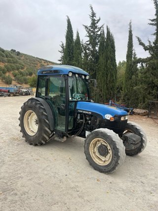 New Holland TN95F Tractor