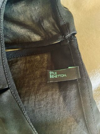 Blusa negra mujer “Benetton” Talla M