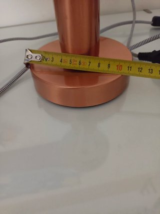Reloj estilo retro y lámpara cobre