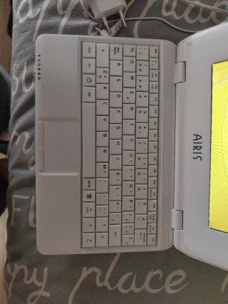 Portátil Airis Kira 7000 Blanco (para piezas)