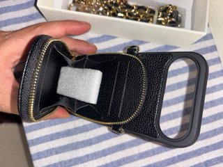 Funda Hanman con cadena dorada