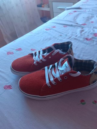 Zapatos rojos hechos a mano