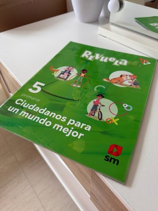 Conocimiento del medio REVUELA 5 primaria