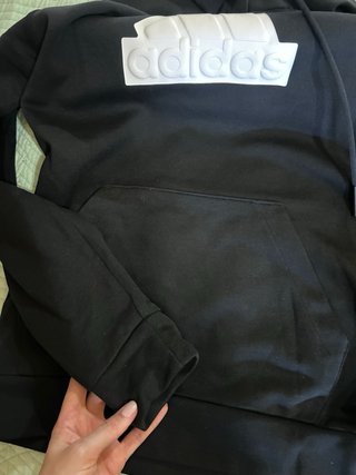 Felpa Adidas con logo 3D