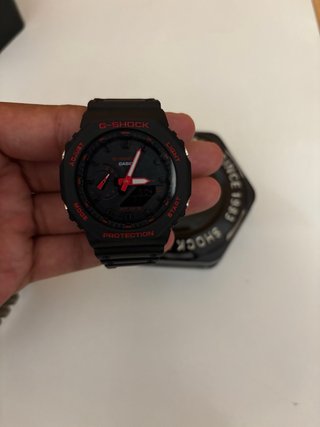 Reloj G-Shock Negro y Rojo