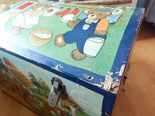 Arcón infantil madera motivos osos y gallinas