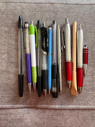 12 bolígrafos negros