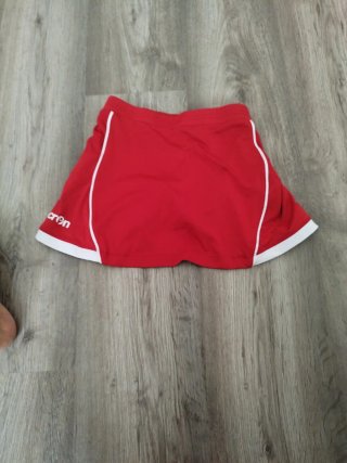 Falda pantalón deportiva MACRON roja y blanca