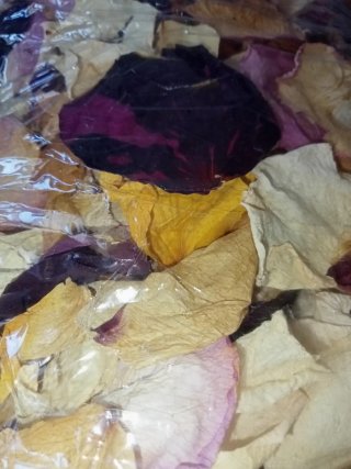 Sacchetto petali di rosa secchi naturali