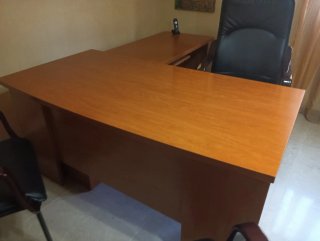 Conjunto Mesa Despacho y Sillas Piel