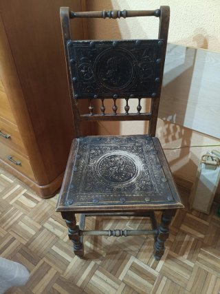 Silla antigua de madera, para restaurar