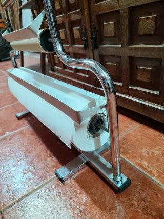 Porta bobinas de papel para dos anchuras.