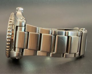 Seiko SKA369 Kinetic Pepsi 200m acumulador nuevo