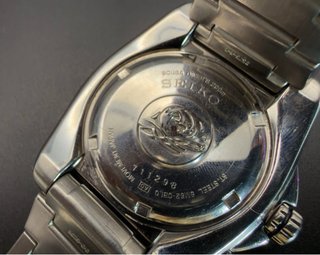 Seiko SKA369 Kinetic Pepsi 200m acumulador nuevo