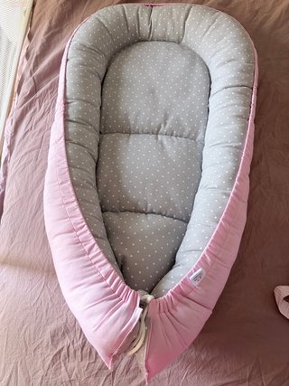 Cojín nido bebé rosa y gris