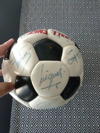 Pelota FC Barcelona firmada 84-85