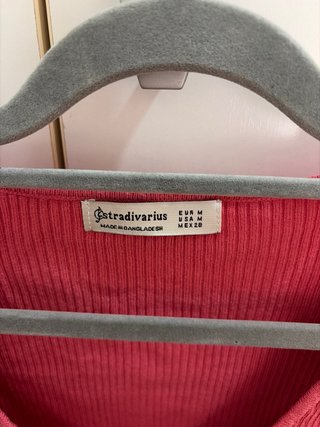 Top Stradivarius rosa/coral talla M
