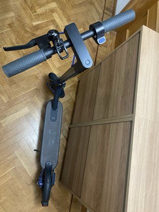 Patinete Eléctrico Xiaomi Mi 3.Ruedas antipinchazo