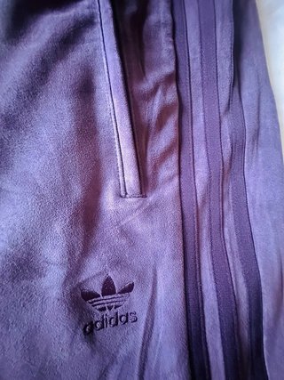 Pantalón Adidas Morado Acampanado