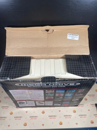 Console Sega Mega Drive in scatola