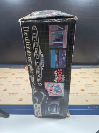 Console Sega Mega Drive in scatola