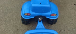 Tractor a pedales con pala y remolque New Holland