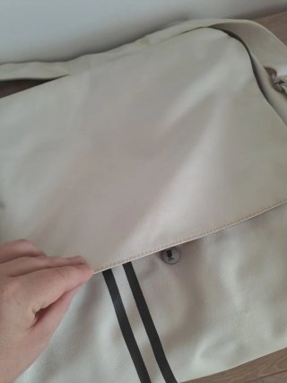 Bandolera blanca con dibujo de moto
