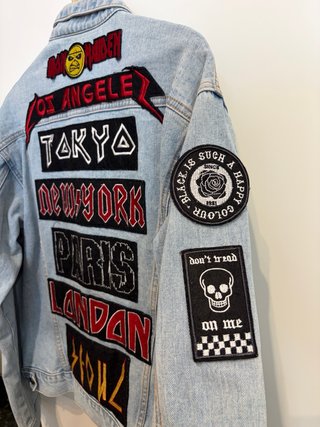 Chaqueta vaquera customizada Forever 21