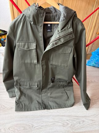 Cazadora 3/4 verde militar, nueva 110€