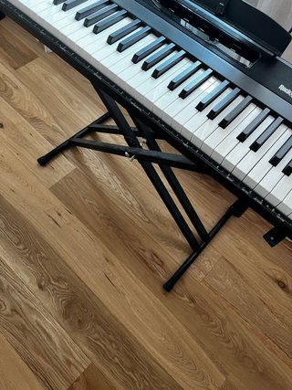 Teclado RockJam con soporte y pedal
