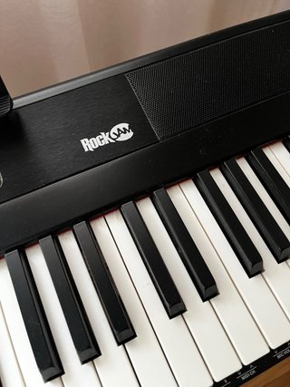 Teclado RockJam con soporte y pedal