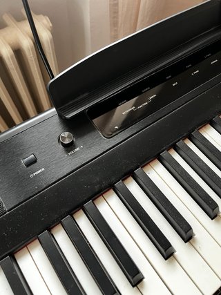 Teclado RockJam con soporte y pedal