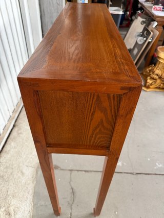 Consola antigua de madera restaurada
