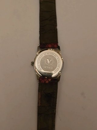 Reloj Viceroy esfera blanca correa escamas