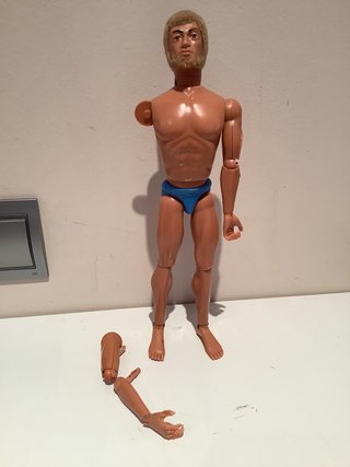 Maniquí Geyperman Rubio de Segunda Generación