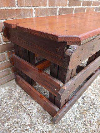 Banco rústico de madera